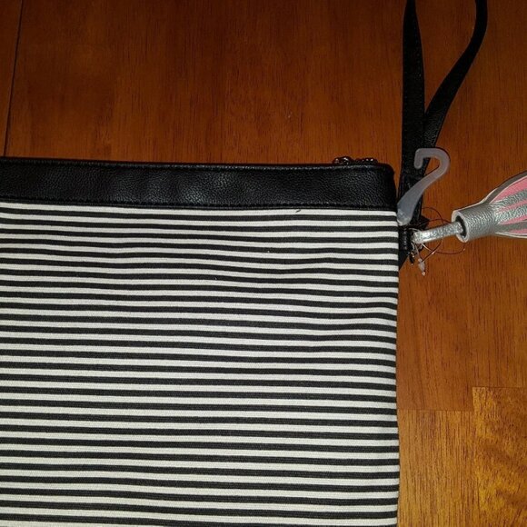 9" x 11" No Boundaries fun Blah Blah canvas wristlet summer bag - Picture 2 of 2